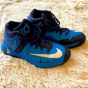 Nike KD basketball shoes. Boys size 5